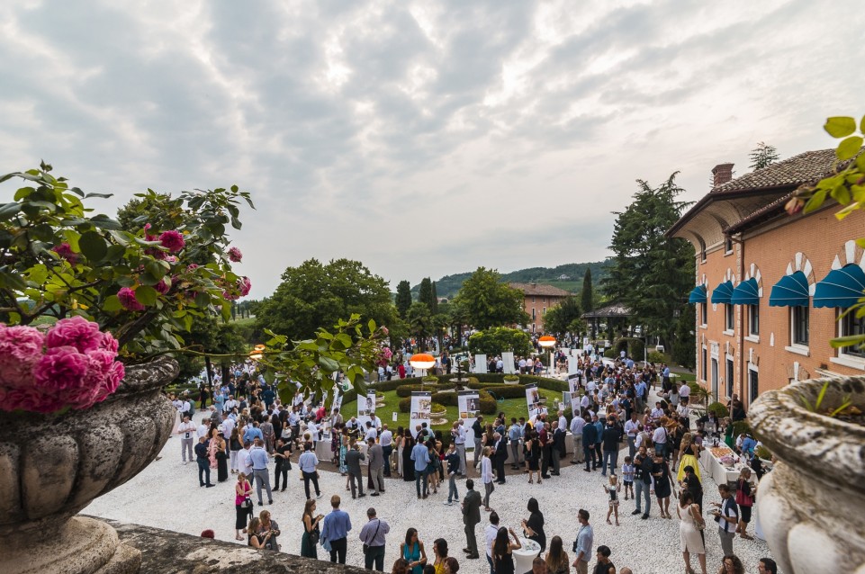 Il 3 luglio a Capriva del Friuli vi aspetta la Cena Spettacolo