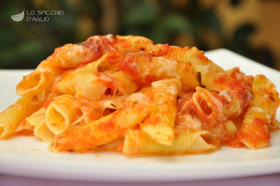 Ricetta - Pasta al forno pomodoro e mozzarella - Le ricette dello spicchio  d'aglio