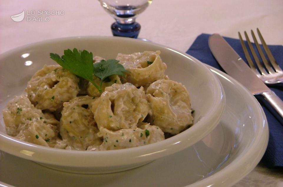 Ricetta - Tortelloni ai funghi porcini panna e noci - Le ...